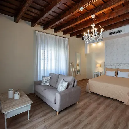 Plaza Vandale Apartment