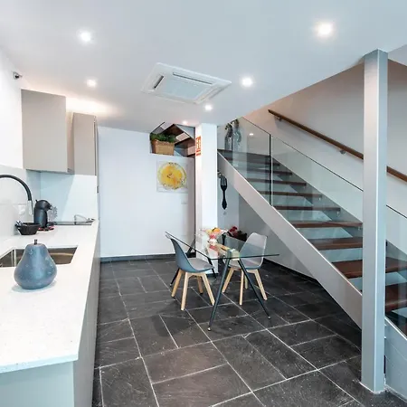 Plaza Vandale Apartment *